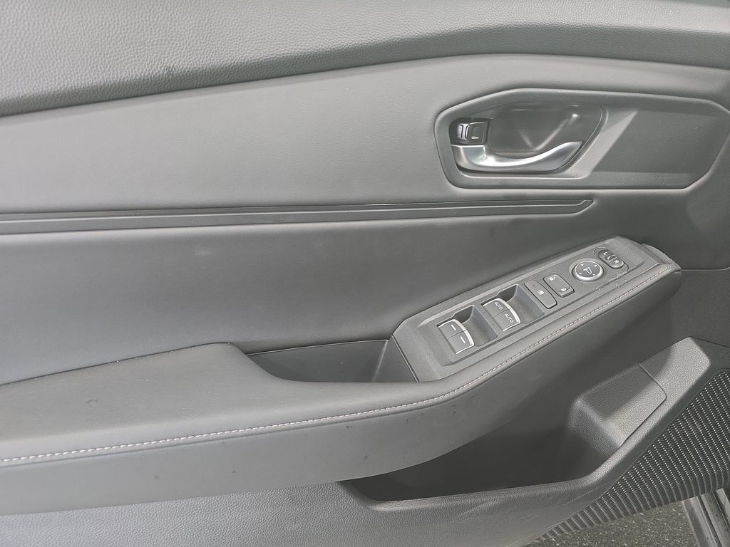 Used 2025 Honda Accord Sport image 24