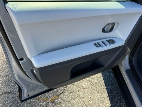 New 2026 Hyundai Ioniq 5 SEL RWD image 10