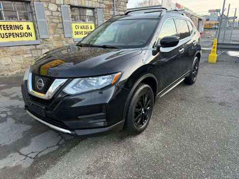 Used 2017 Nissan Rogue SV w/ Midnight Edition image 2