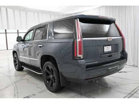 Used 2020 Cadillac Escalade Luxury image 5
