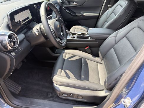 Used 2026 Chevrolet Equinox LT w/ Convenience Package II FWD image 18