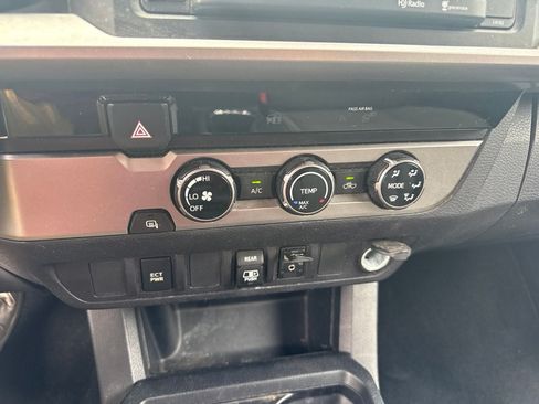 Used 2018 Toyota Tacoma SR5 RWD image 14