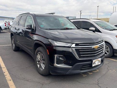 Used 2023 Chevrolet Traverse LT image 2