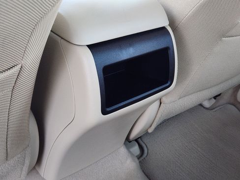 Used 2015 Toyota Camry LE image 38