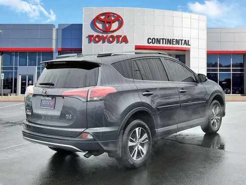 Used 2017 Toyota RAV4 XLE w/ Carpet Mat Package image 5