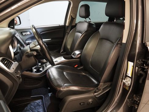 Used 2019 Dodge Journey GT image 3