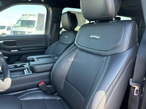 New 2027 Ford Expedition Platinum w/ Stealth Performance Package AWD/4WD image 11