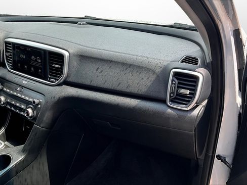 Used 2020 Kia Sportage LX image 20