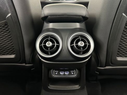 Used 2022 Alfa Romeo Stelvio Ti AWD/4WD image 31