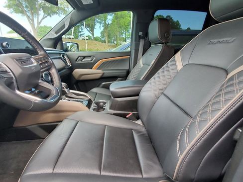 Used 2023 GMC Canyon Denali image 3