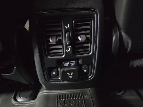 Used 2019 Jeep Grand Cherokee Limited w/ Luxury Group II AWD/4WD image 33