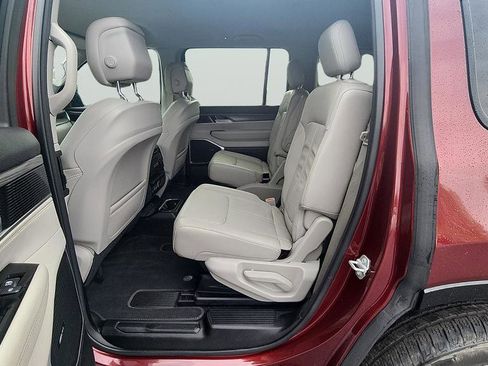 Used 2024 Jeep Wagoneer Series II image 16