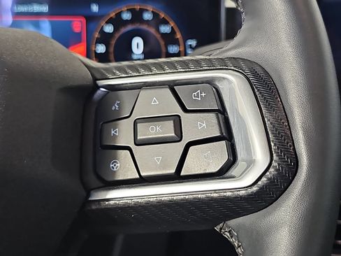 Used 2025 Ford Mustang Convertible RWD image 16