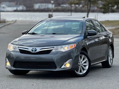 Used 2012 Toyota Camry XLE w/ Leather Pkg FWD image 1