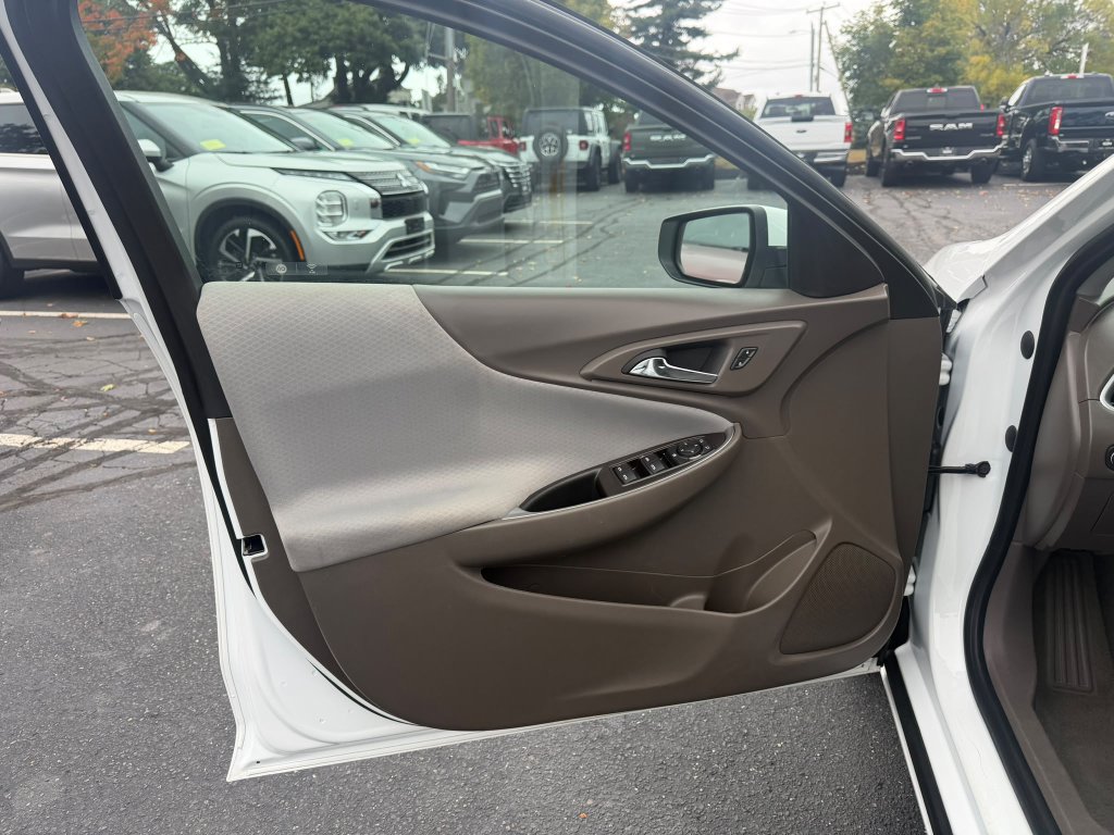 Used 2024 Chevrolet Malibu LT FWD image 10