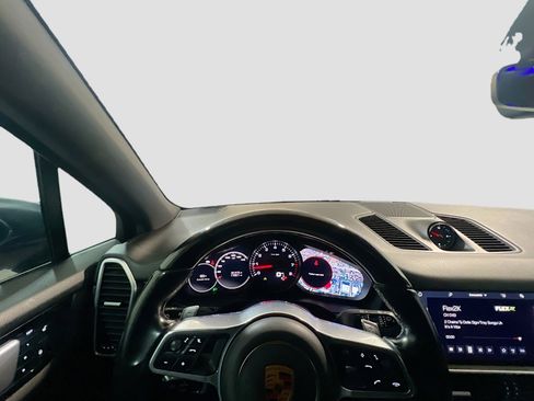 Used 2019 Porsche Cayenne image 7
