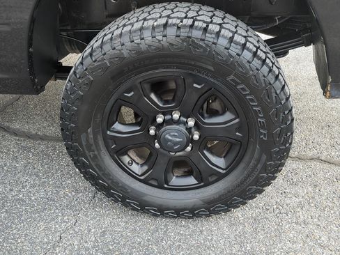 Used 2017 RAM 3500 Big Horn w/ Sport Appearance Group image 8