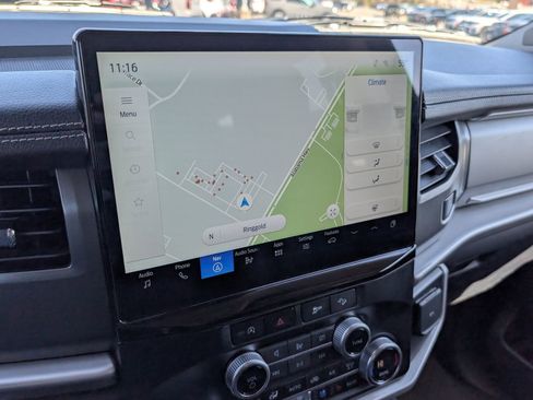 Used 2024 Ford Expedition Max XLT image 17