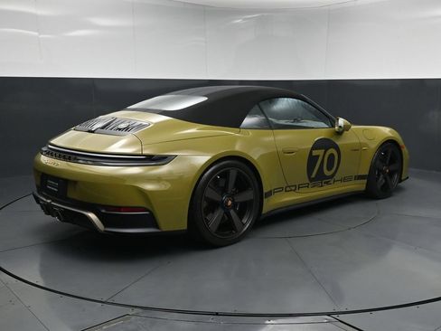 Certified 2026 Porsche 911 GTS RWD image 17