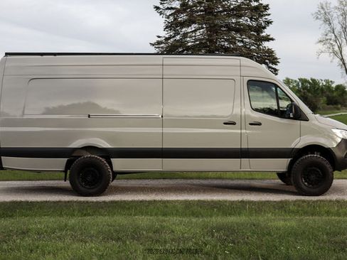 Used 2023 Mercedes-Benz Sprinter 2500 image 7