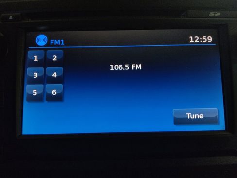 Used 2017 Nissan Titan SV RWD image 25
