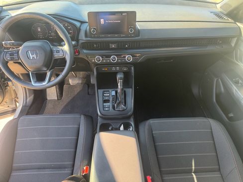 Used 2024 Honda CR-V Sport image 2