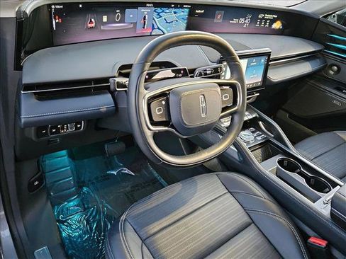 Used 2024 Lincoln Nautilus Reserve w/ Equipment Group 202A image 10