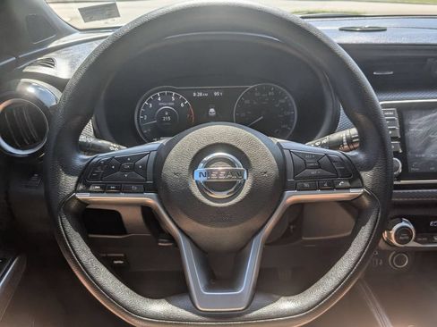 Used 2019 Nissan Kicks SV FWD image 18