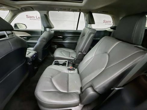 Used 2024 Toyota Grand Highlander AWD image 25