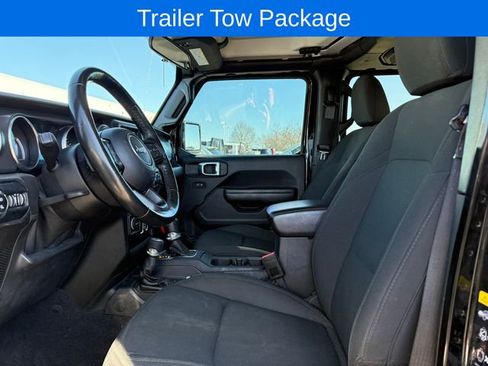 Used 2021 Jeep Gladiator Sport image 3