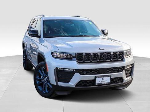 New 2026 Jeep Grand Cherokee Limited AWD/4WD image 2