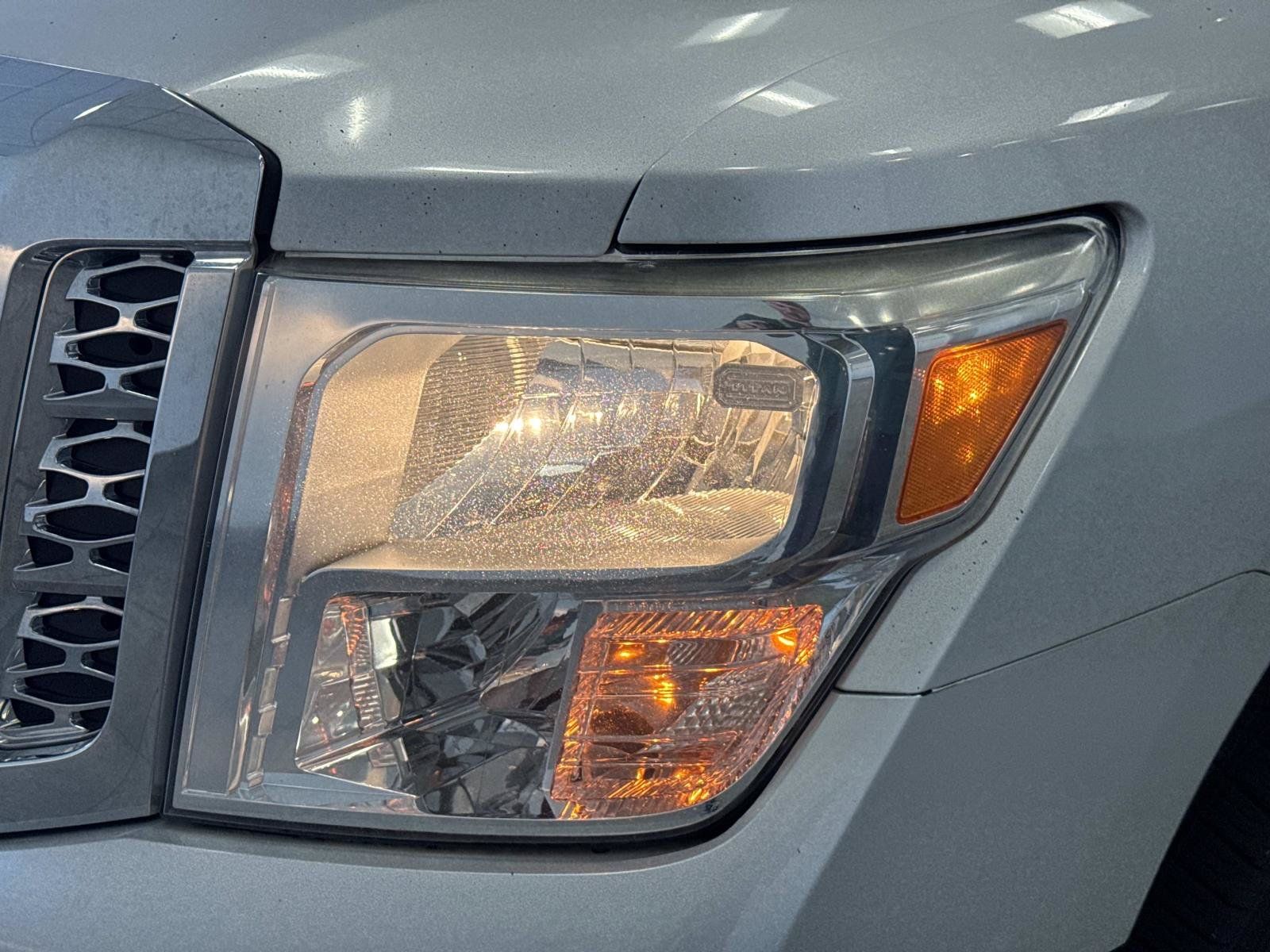 Used 2017 Nissan Titan SV AWD/4WD image 30