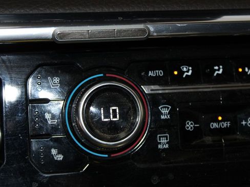 Used 2024 GMC Sierra 2500 Denali w/ Denali Reserve Package image 28