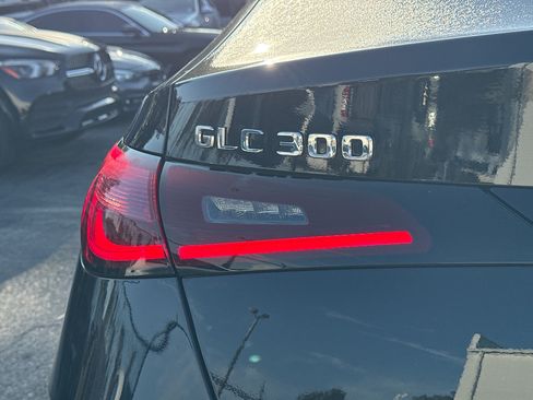 Used 2025 Mercedes-Benz GLC 300 4MATIC image 10