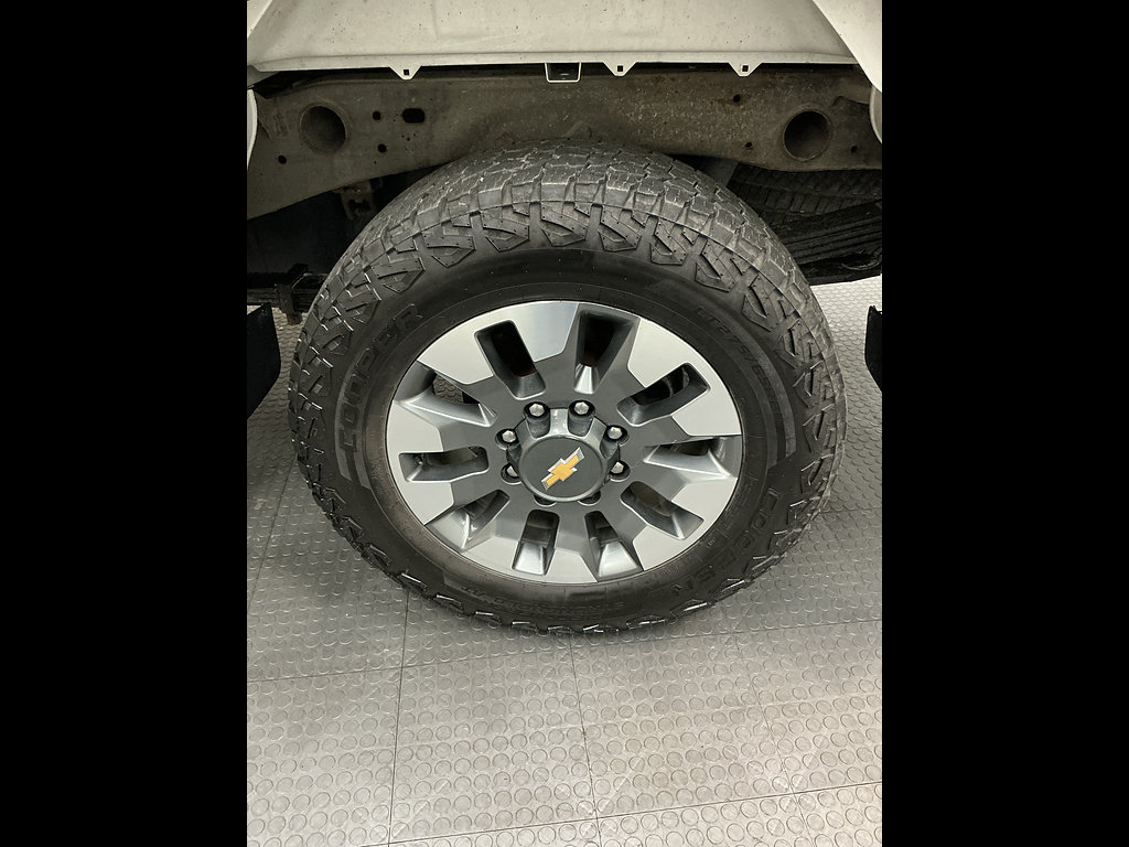 Used 2022 Chevrolet Silverado 2500 Custom w/ Custom Value Package AWD/4WD image 38