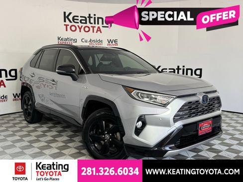 Used 2019 Toyota RAV4 XSE AWD/4WD image 2