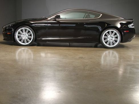 Used 2009 Aston Martin DBS Coupe RWD image 17
