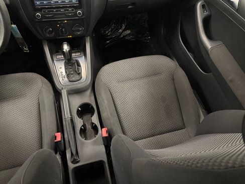Used 2012 Volkswagen Jetta S FWD image 33