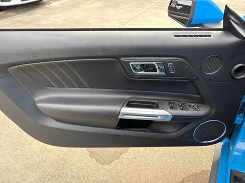 Used 2017 Ford Mustang Premium image 16