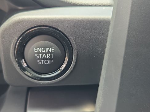 Certified 2026 Toyota Tacoma SR5 AWD/4WD image 15