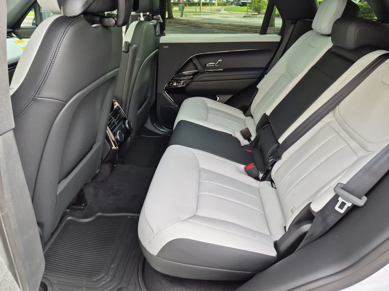 New 2027 Land Rover Range Rover Sport Dynamic SE AWD/4WD image 21