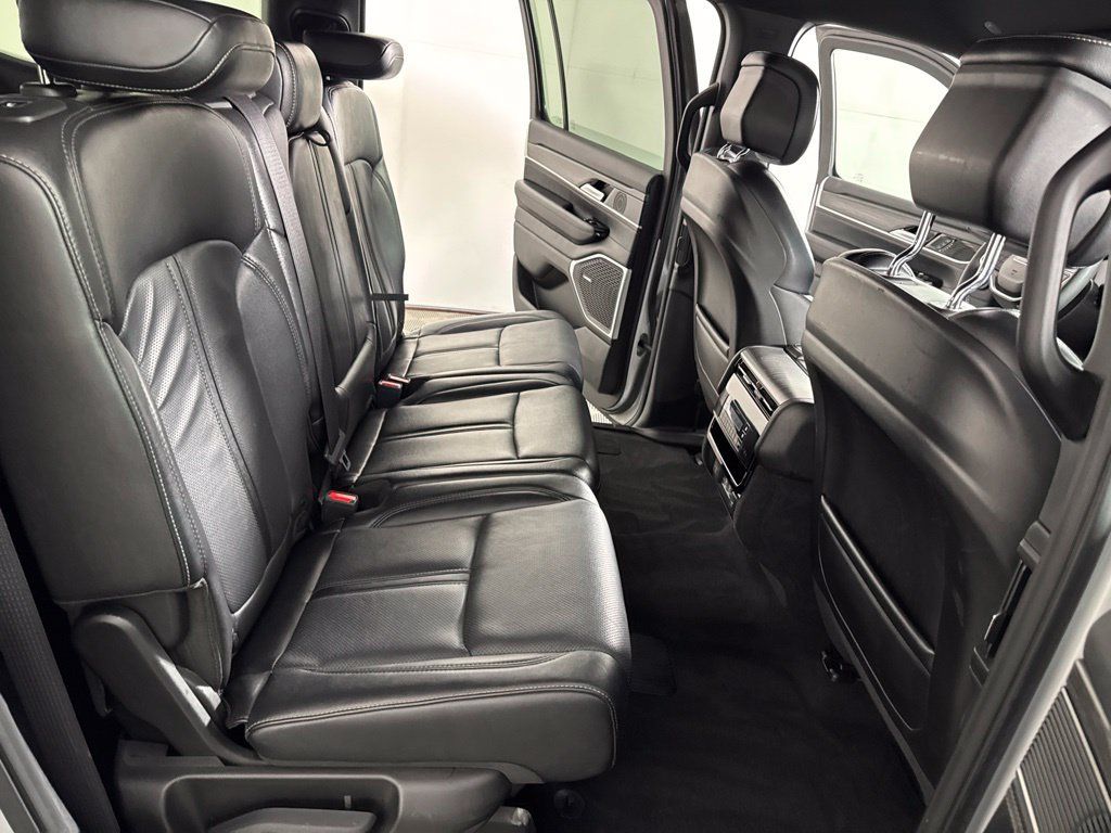 Used 2024 Jeep Wagoneer Series II w/ Flexible Seating Group AWD/4WD image 23