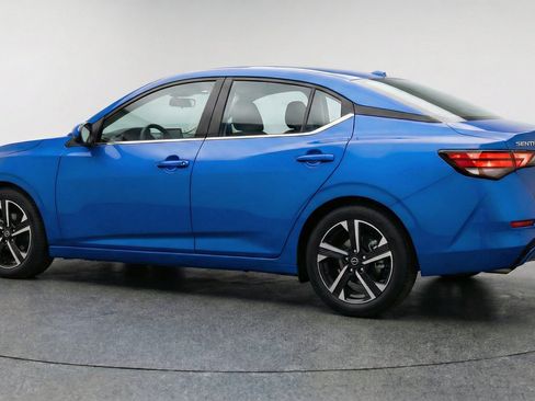 Used 2025 Nissan Sentra SV FWD image 6