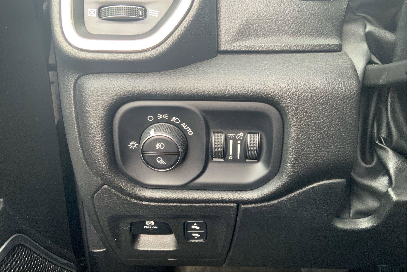 Used 2023 RAM 1500 Laramie AWD/4WD image 17