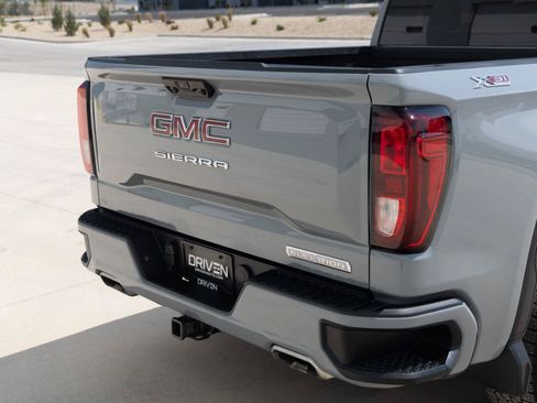 Used 2024 GMC Sierra 1500 Elevation w/ X31 Off-Road Package AWD/4WD image 12