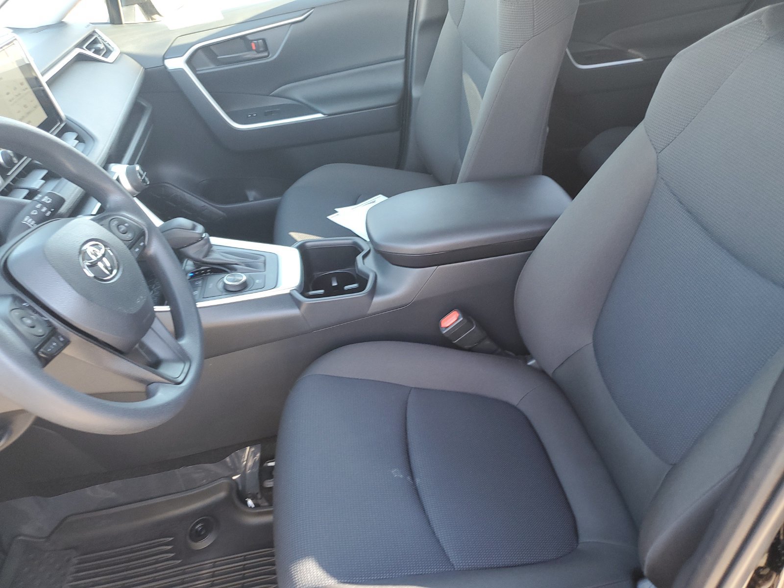 Used 2025 Toyota RAV4 LE AWD/4WD image 17