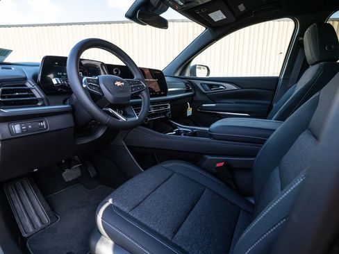 New 2026 Chevrolet Traverse LT image 9