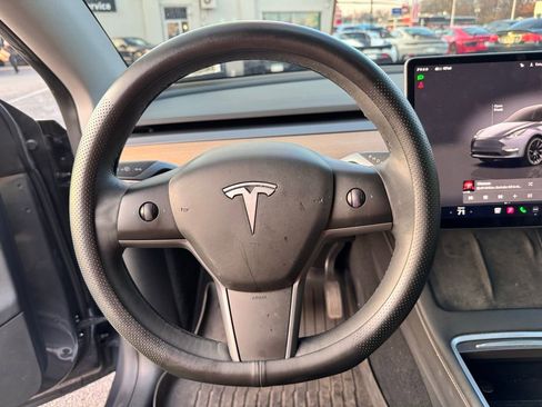 Used 2023 Tesla Model Y Long Range image 16
