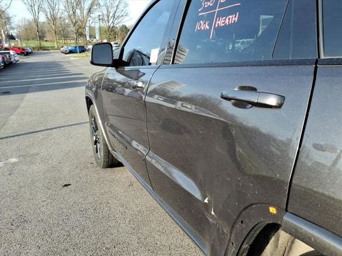 Used 2021 Jeep Grand Cherokee Laredo X image 10