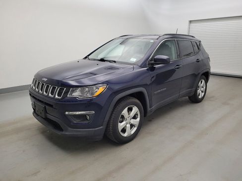 Used 2018 Jeep Compass Latitude w/ Popular Equipment Group FWD image 2
